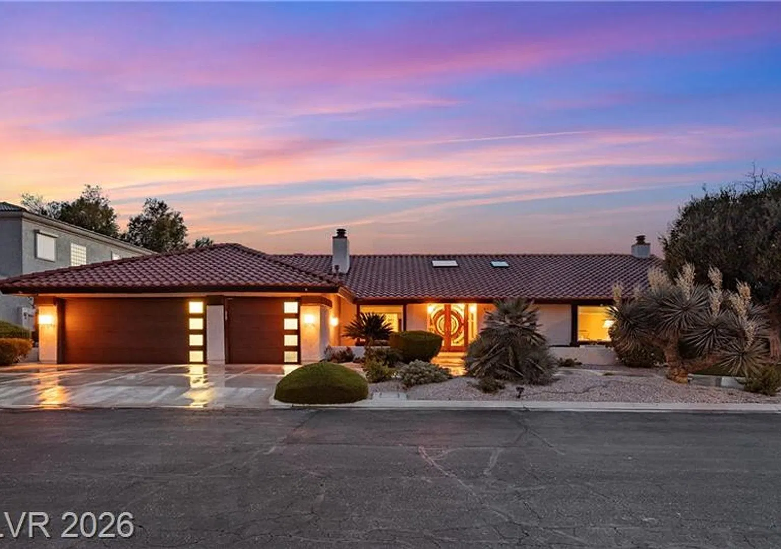 Hard to Find, Single Story Pool and Spa Home — Photo 1