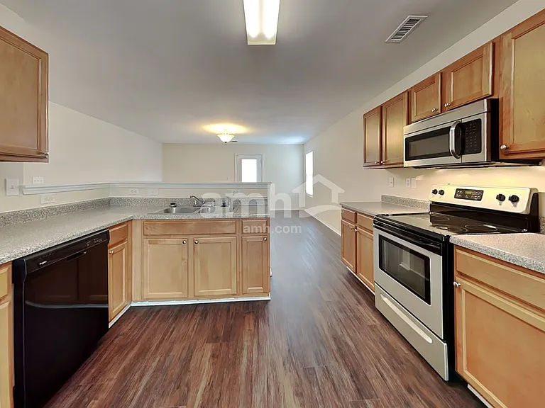 3906 Jack Pine Ct — Photo 3