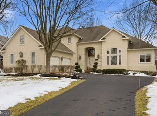 128 Inverness Dr, Blue Bell, PA 19422