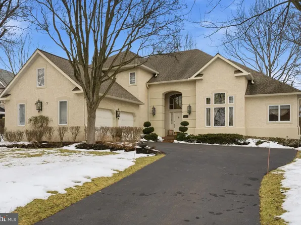 128 Inverness Dr, Blue Bell, PA 19422