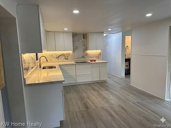 4th image of 4456 Five Lakes Rd