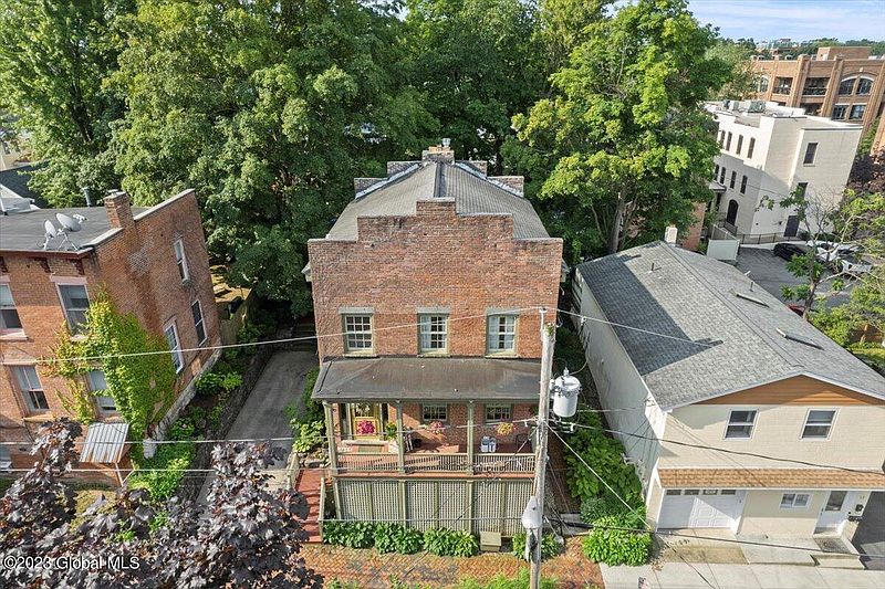 4th image of 14 Lafayette Street