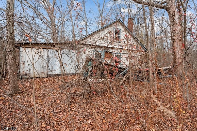 1st image of 6 Woodlawn Ave