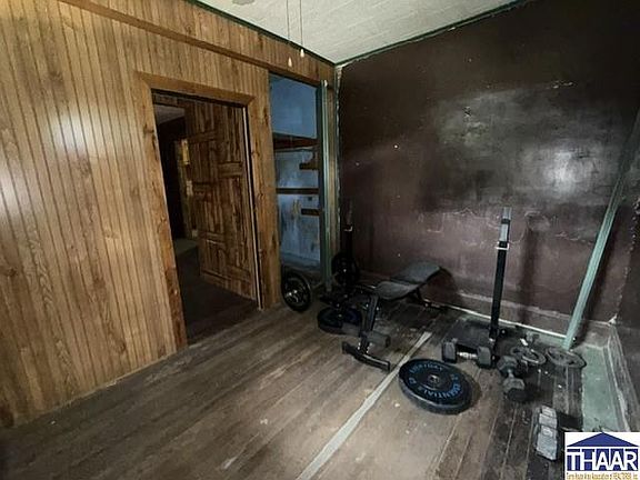 5th image of 2637 W Cooper Ave W