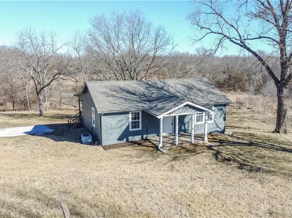 30400 E 337th St, Garden City, MO 64747