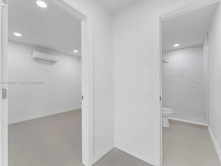 1368 W 29th St #2 — Photo 16