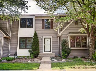 24 Berkeley Ct, Sterling, VA 20165