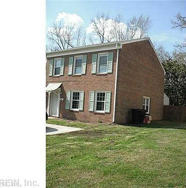1st image of 3228 Clover Hill Dr