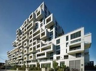 38 Cameron St #819, Toronto, ON M5T0C3