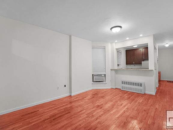 2nd image of 325 W 43rd St APT 2C