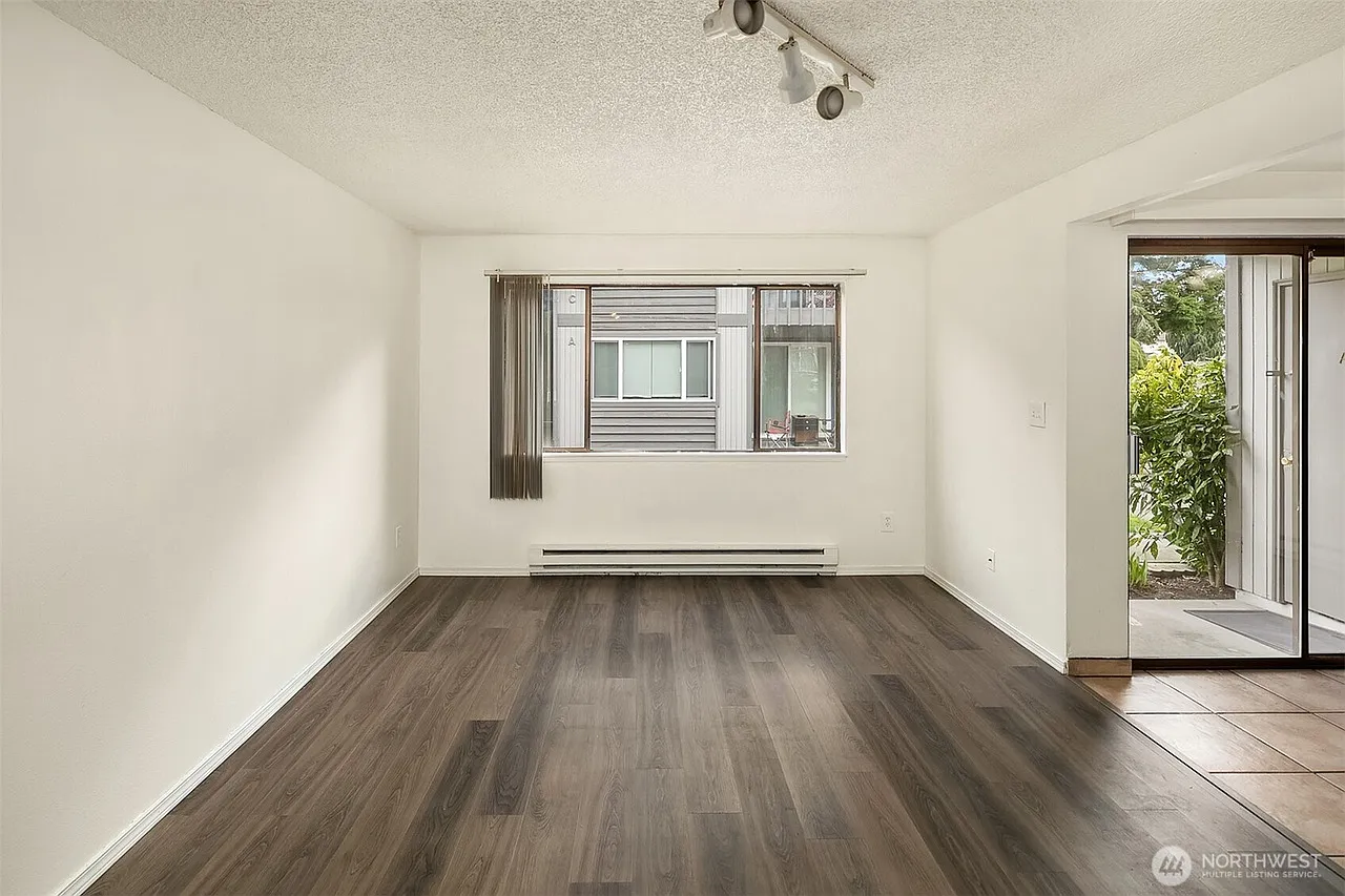 2 bed, 800 sqft, $1,545 — Photo 4