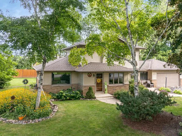 11216 Bridget LANE, Hales Corners, WI 53130
