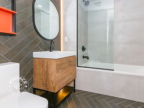 4th image of 824 Lexington Ave #6D