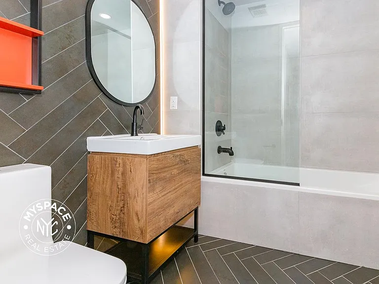 824 Lexington Ave #6D — Photo 4