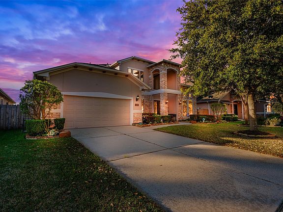 2nd image of 6119 Lofty Ln