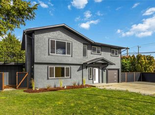 1964 Genoa Pl, Central Saanich, BC V8M 1M1