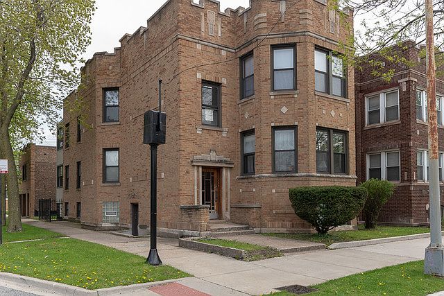 1st image of 3401 S Western Ave #1