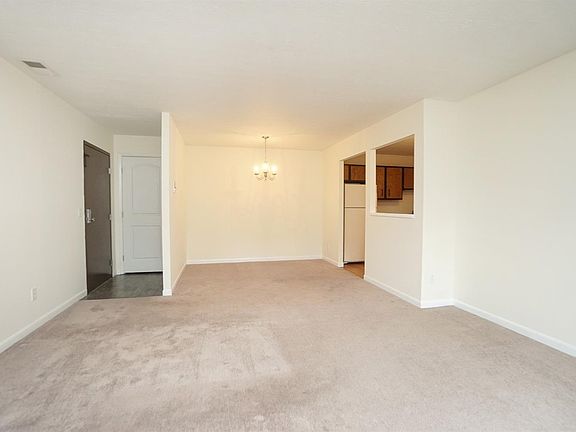 5th image of 7231 Creekview Dr APT 4