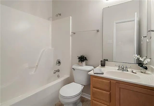 2084 Dundee Loop N — Photo 17