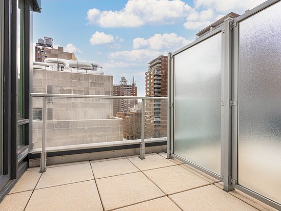 4th image of 261 W 28th St APT 9C