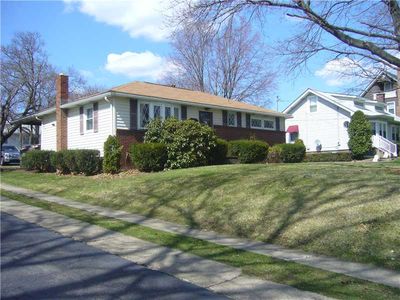 2047 Mercer Rd, New Brighton, PA, 15066