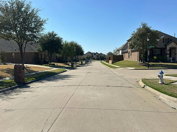 4th image of 400 Dianna Dr