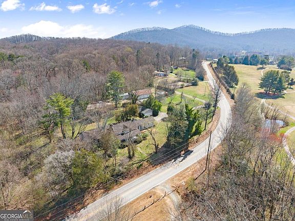 5th image of 111 Skitts Mountain Rd