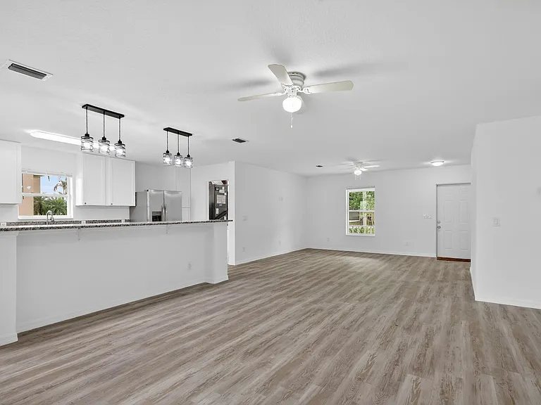 2206 S 34th St — Photo 13