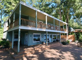 401 Hilltop Dr, Lakeside, OR 97449