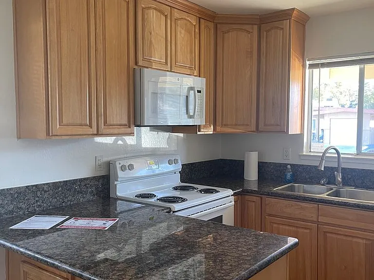 579 Fir St — Photo 8