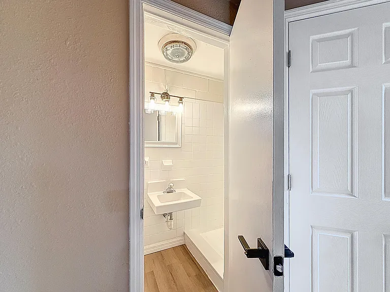 Brompton Dr — Photo 9