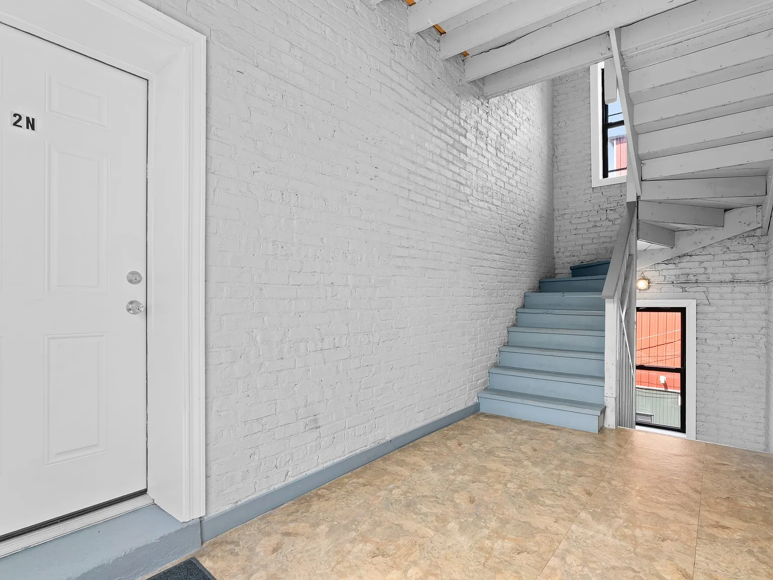 2 bed, 900 sqft, $2,100 — Photo 2