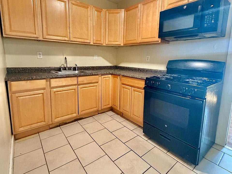 1st image of 564 Howard Ave #2RR
