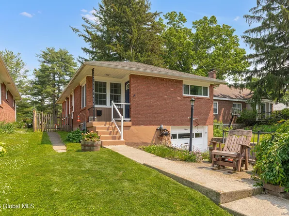 15 Marlborough Court, Albany, NY 12209