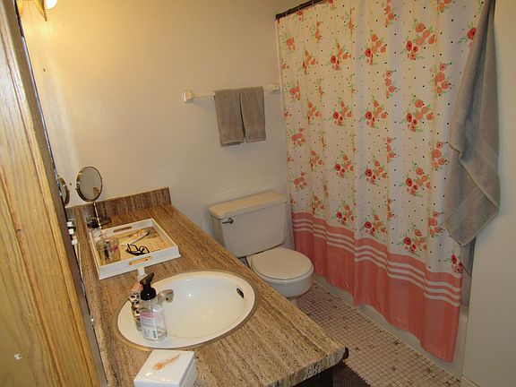 5th image of 2523 N Oakland Ave APT 107