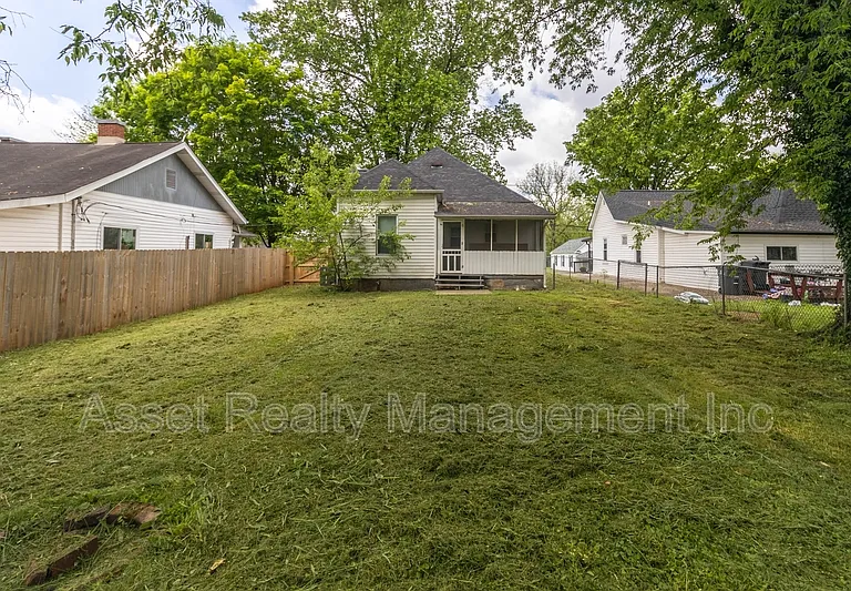 2638 Barton St — Photo 8