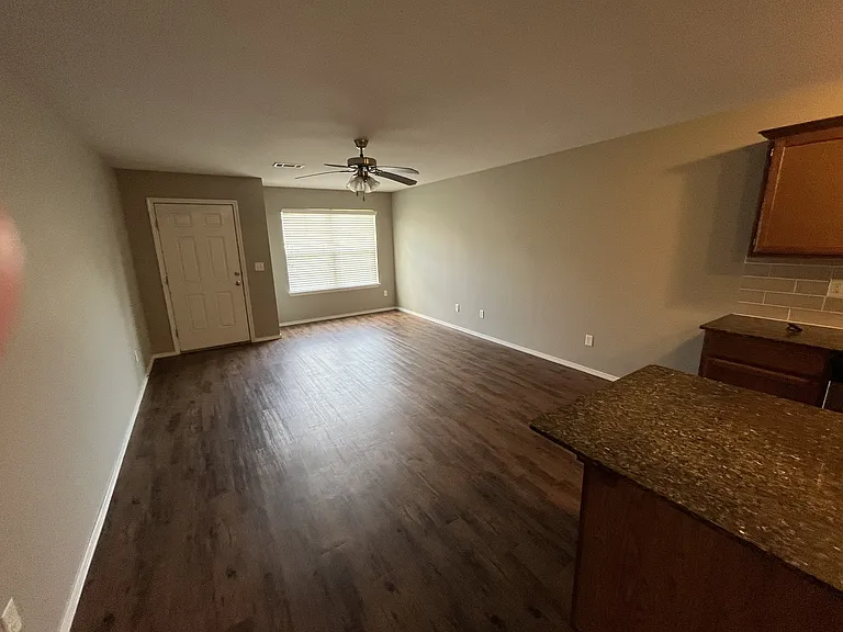 2902 Deerfield Blvd #1 — Photo 10
