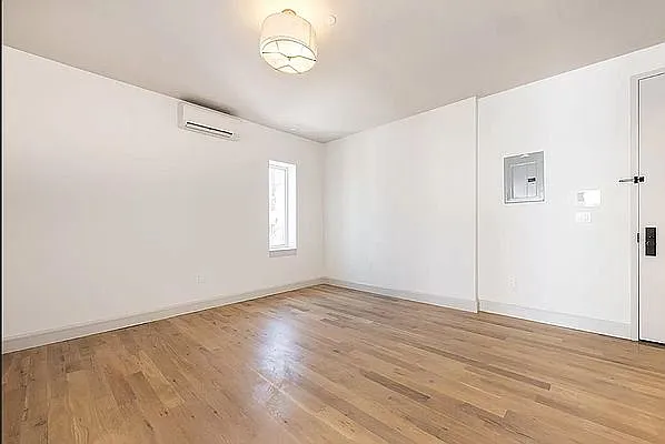 Rented by REAL New York | media 11