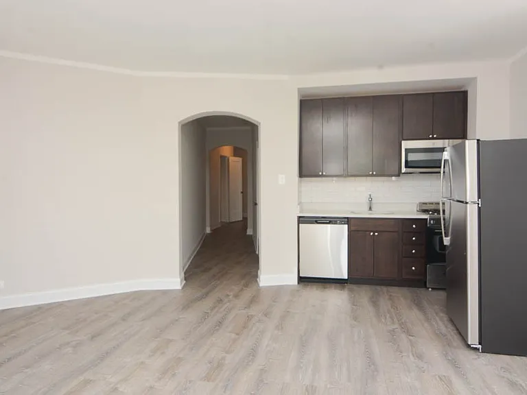 3335 W Diversey Ave #201 — Photo 10