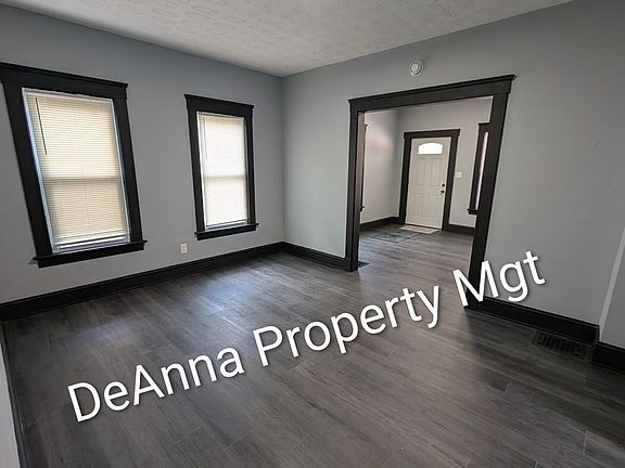 3rd image of 1431 Rowley Ave