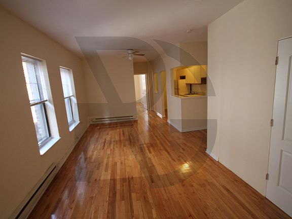 3rd image of 654 W Cornelia Ave #13