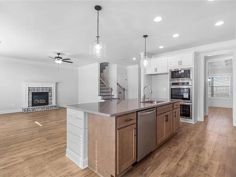 448 Banff Dr — Photo 9