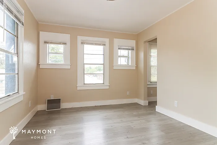 4 bed, 1.5 bath, 1520 sqft, $2,145 — Photo 4
