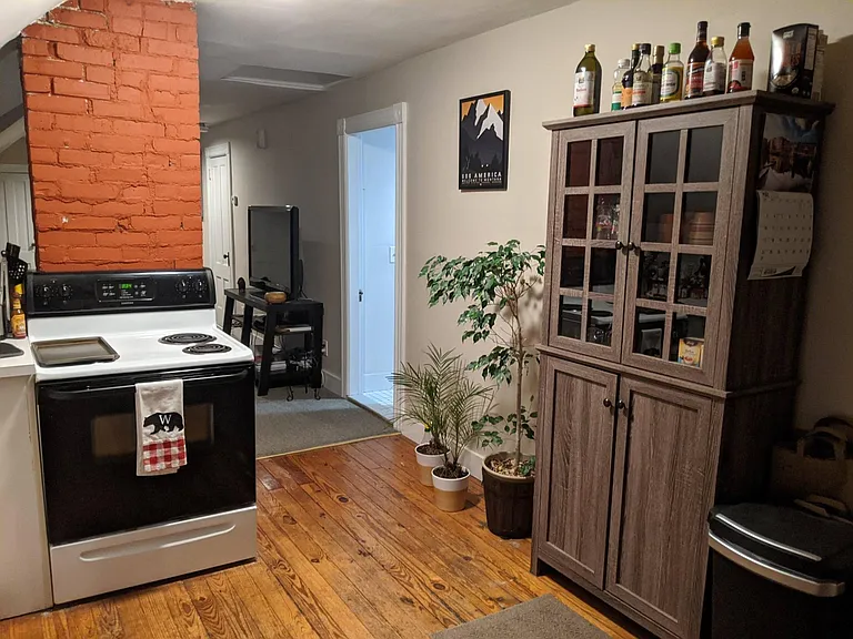 9 Brewster St #3 — Photo 4