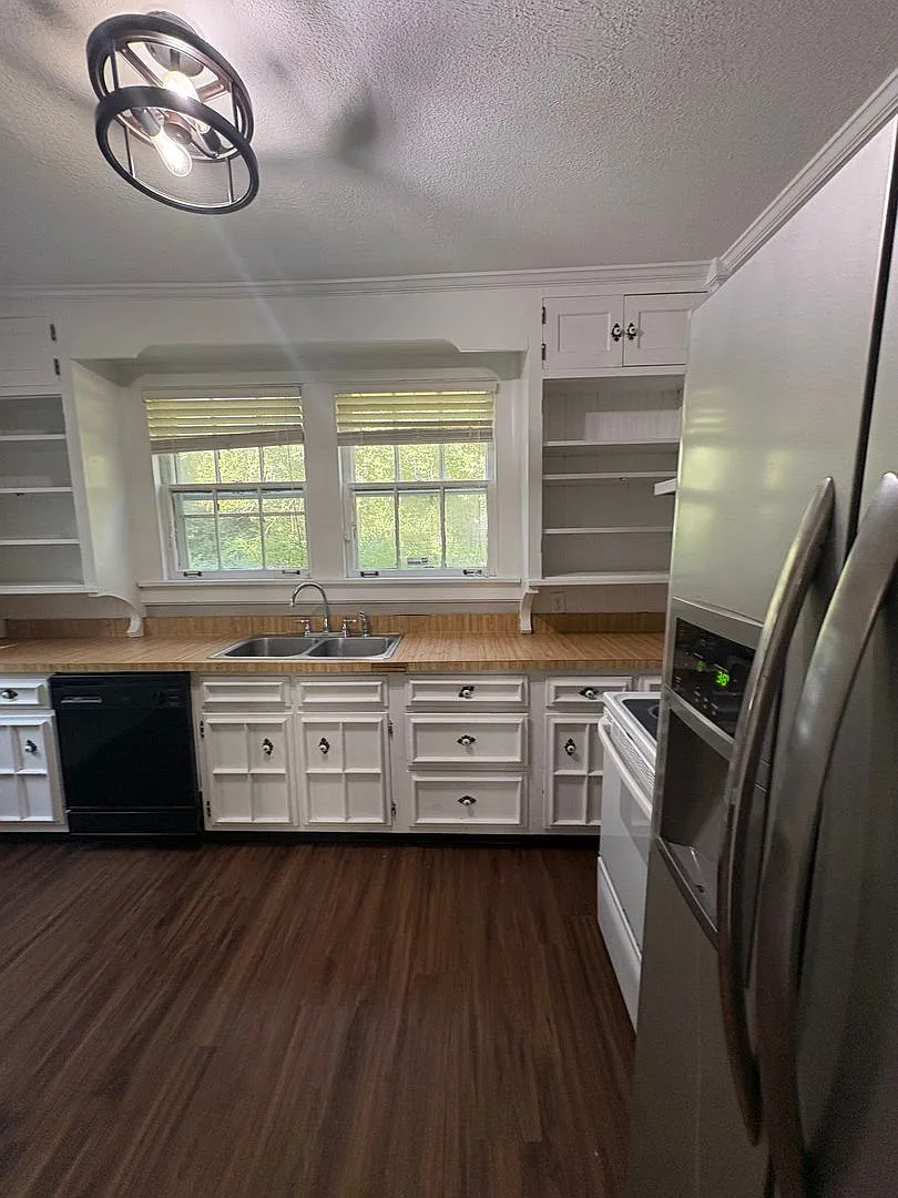 3 Bedroom 1.5 Bath House on Lookout Mountain — Photo 3
