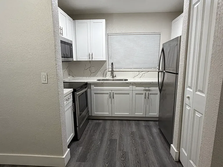 1101 Madruga Ave #9 — Photo 3