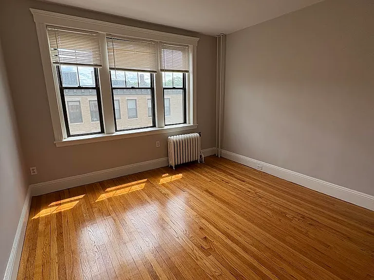 2 Sutherland Rd #41 — Photo 12