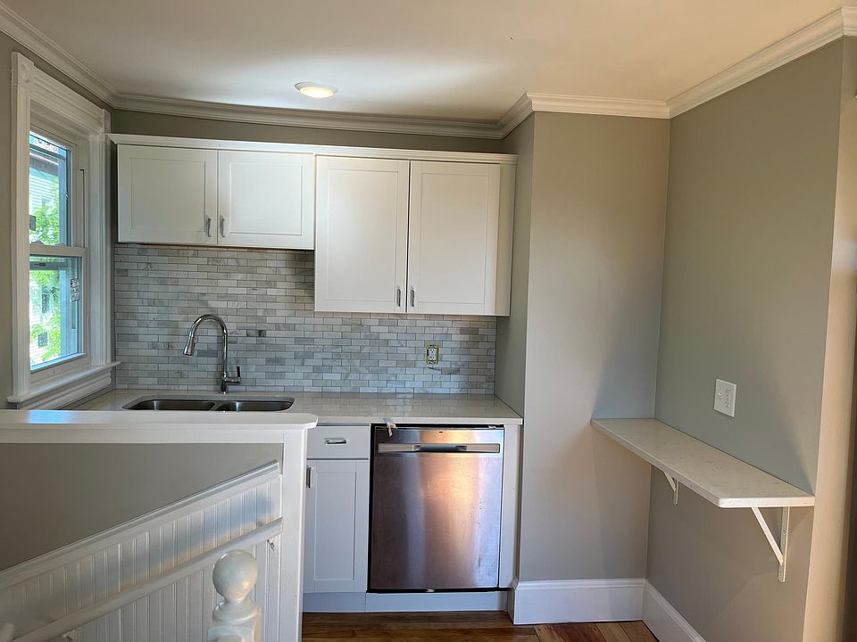 1st image of 38 Brackett St #3