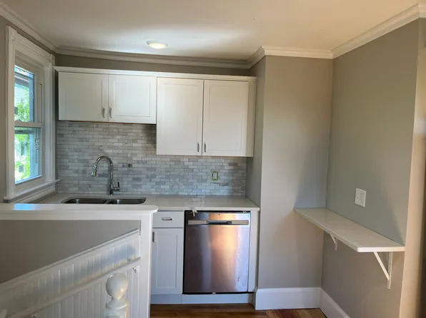 38 Brackett St #3, Portland, ME 04102