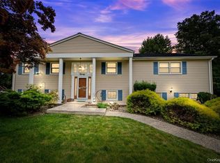 20 Lancaster Dr, Suffern, NY 10901